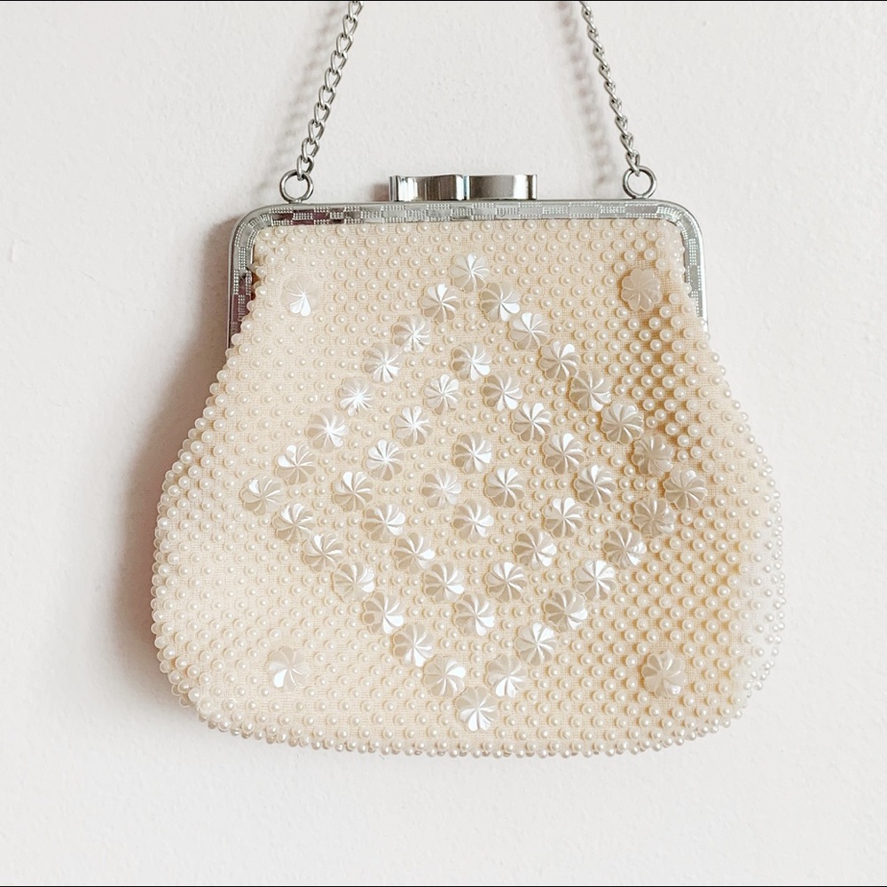Vintage-Inspired Cream Pearl Mini Bag with Silver Chain